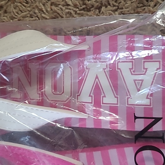 Avon Pink and White Flip Flops Sizs LARGE 9-10 - Picture 2 of 6